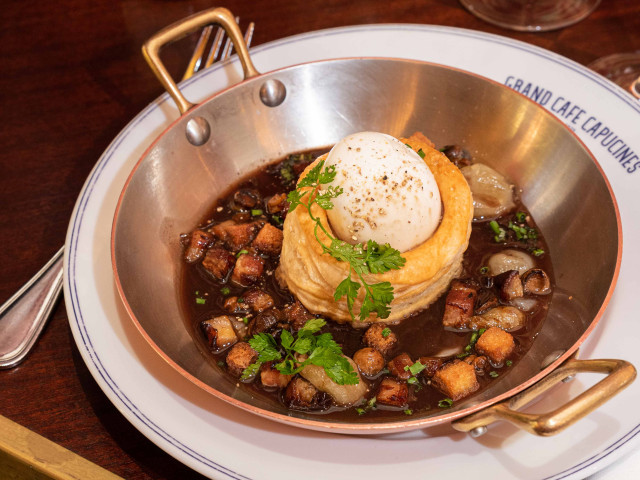 Le Grand Café Capucines Oeuf en meurette