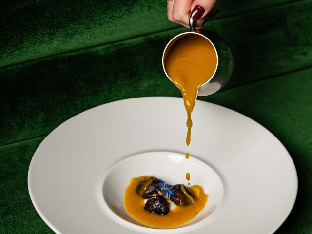 Le Grand Café Capucines VELOUTÉ DE BUTTERNUT ET CHÂTAIGNES