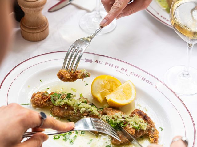 Au Pied de Cochon Cuisses de grenouille en persillade