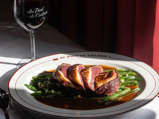 Au Pied de Cochon Magret de canard français rôti