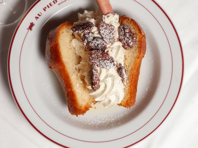 Au Pied de Cochon Baba au rhum