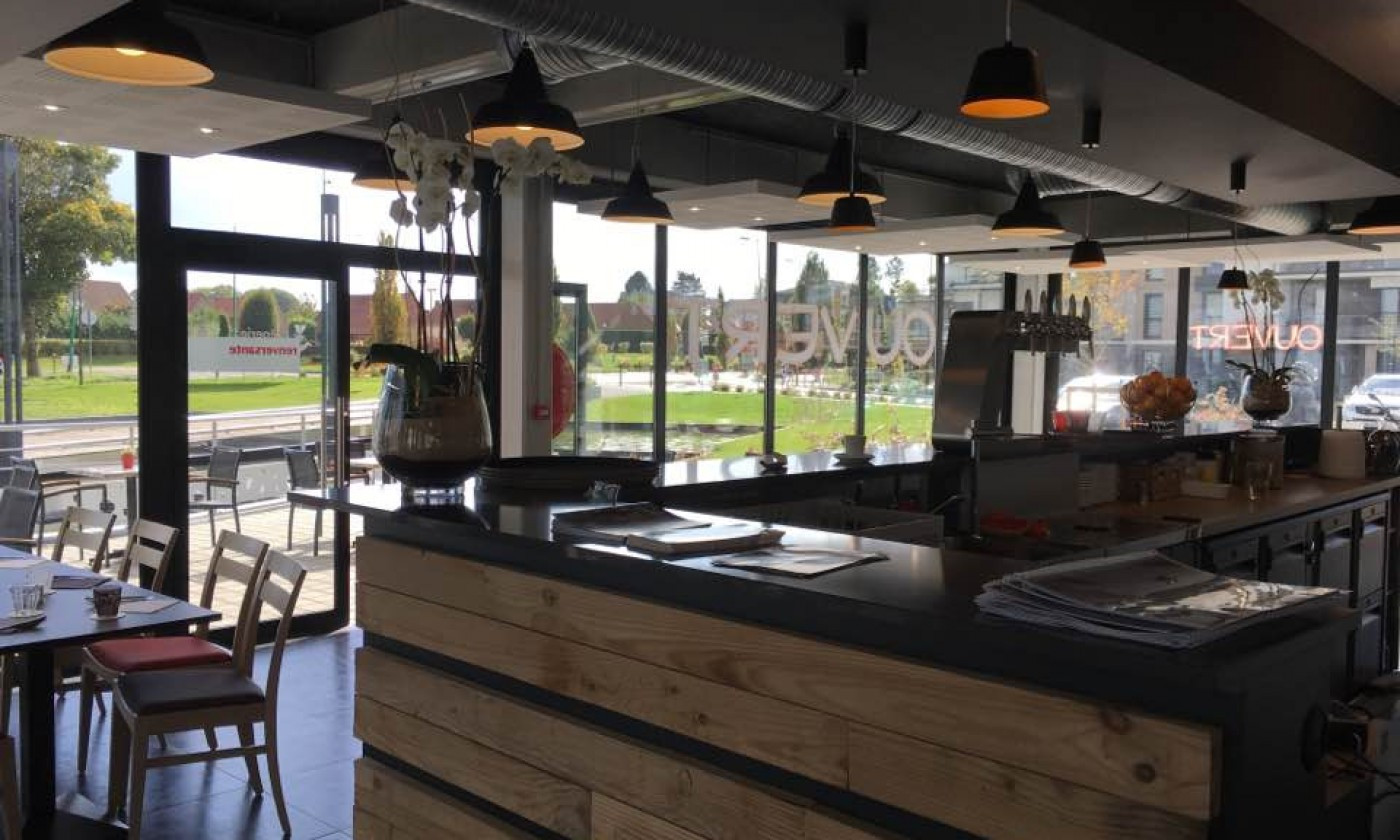 La Chaise au Plafond