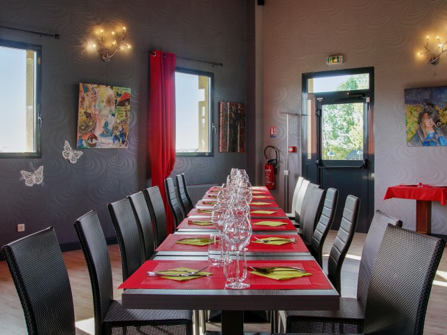 Au Jardin D Esta Paradosiako Galliko Estiatorio Le Thuit De L Oison