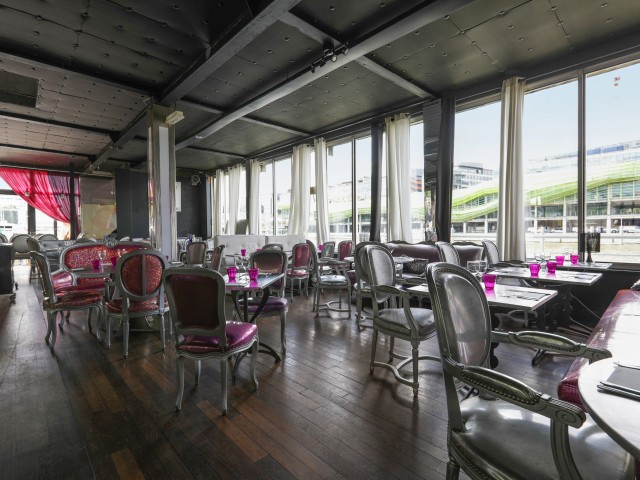 Café Barge