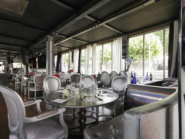 Café Barge