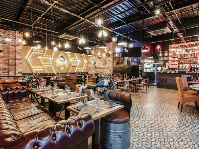 American Steak House Servon