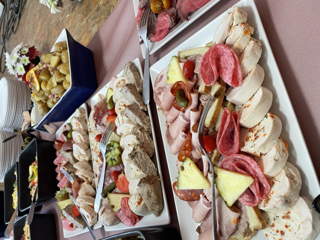 Le Petit Gauchin Buffet de viandes et salades