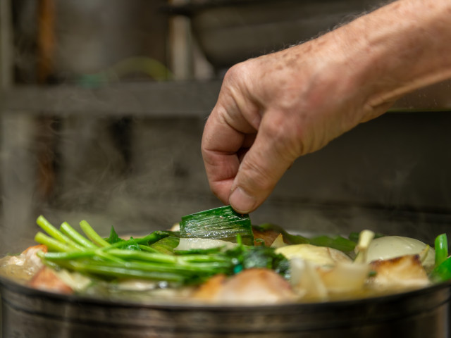 Le Layon restaurant logo - View nutrition facts, calories, and macros for menu items at 52 Rue Mercière, 69002 Lyon, France