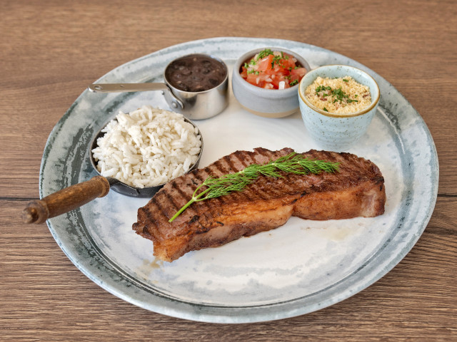 Nostre restaurant logo - View nutrition facts, calories, and macros for menu items at 86 Rue Saint-Antoine, 75004 Paris, France