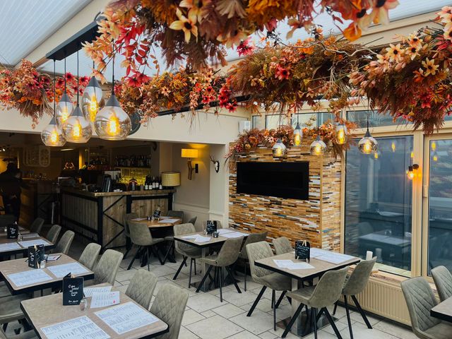 img Bistro Restaurant Bon Appetit