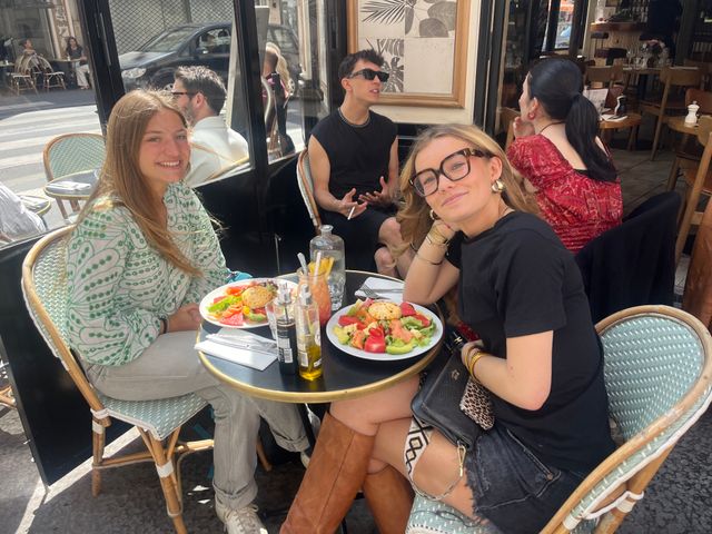 LES ARTISTES 