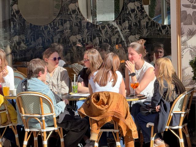 LES ARTISTES 
