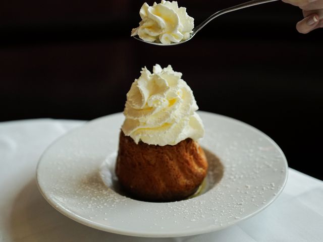 L'Alsace BABA AU RHUM FAÇON KOUGLOF