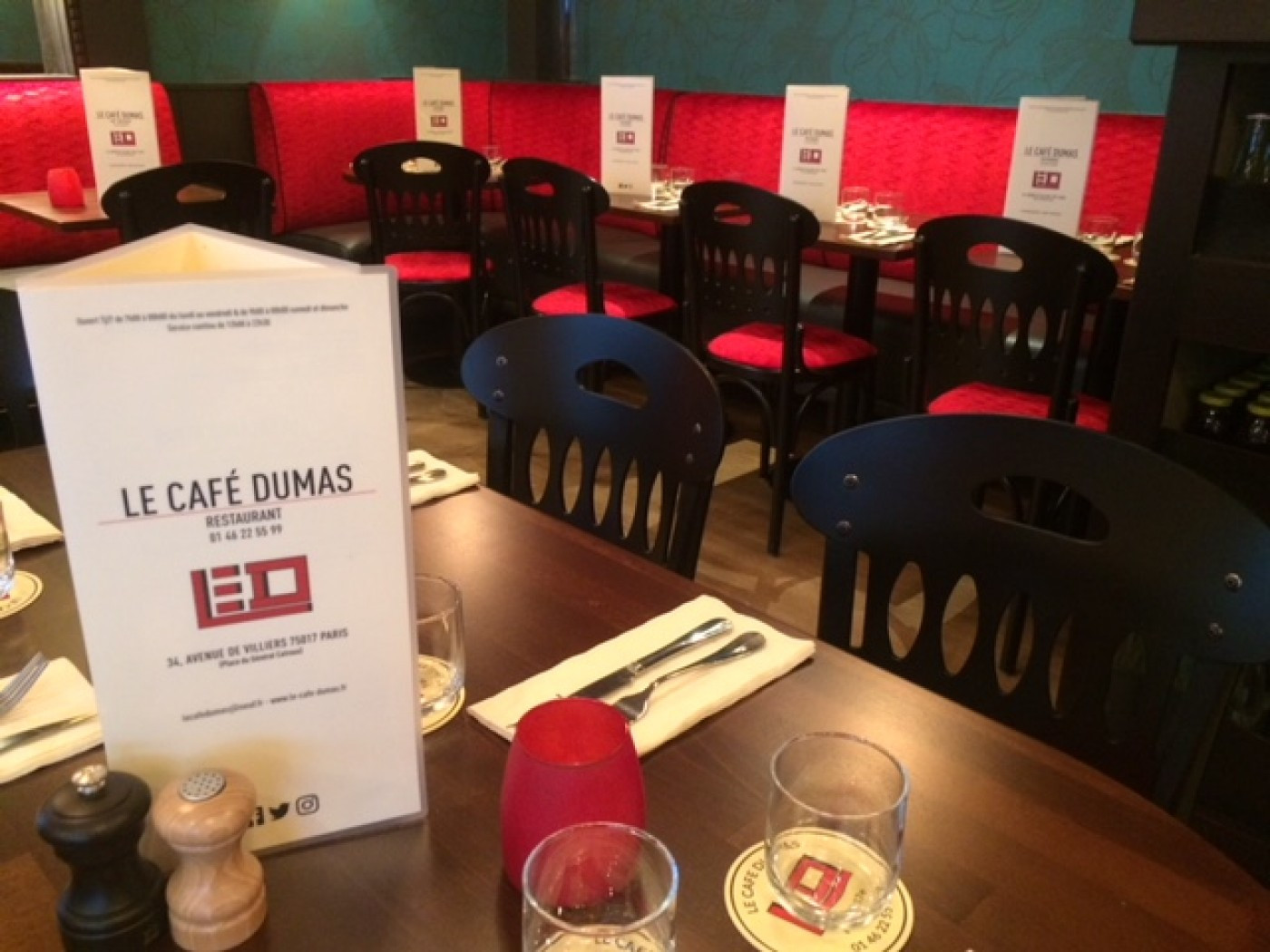 Le Café Dumas