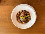Photo Compotée de tête de veau et cervelle meunière à la moutarde à l’ancienne - CHEZ MICHEL