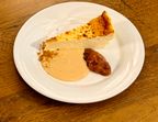 Photo Gâteau au fromage basque, confiture de fruit maison et crème anglaise au spéculos - CHEZ MICHEL