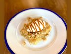 Photo Crumble au pomme, coulis de caramel et glace vanille - CHEZ MICHEL