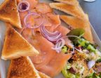 Photo Assiette de saumon fumé - Face à la Mer