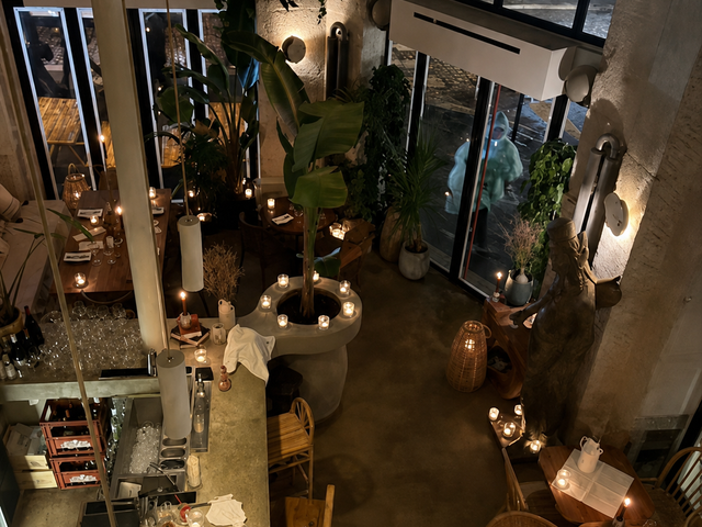 AMA Salle en soirée, ambiance festive