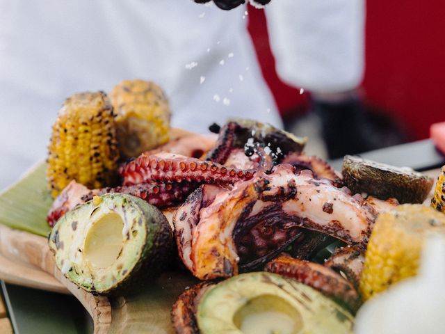 FARAGO ON THE ROOF 