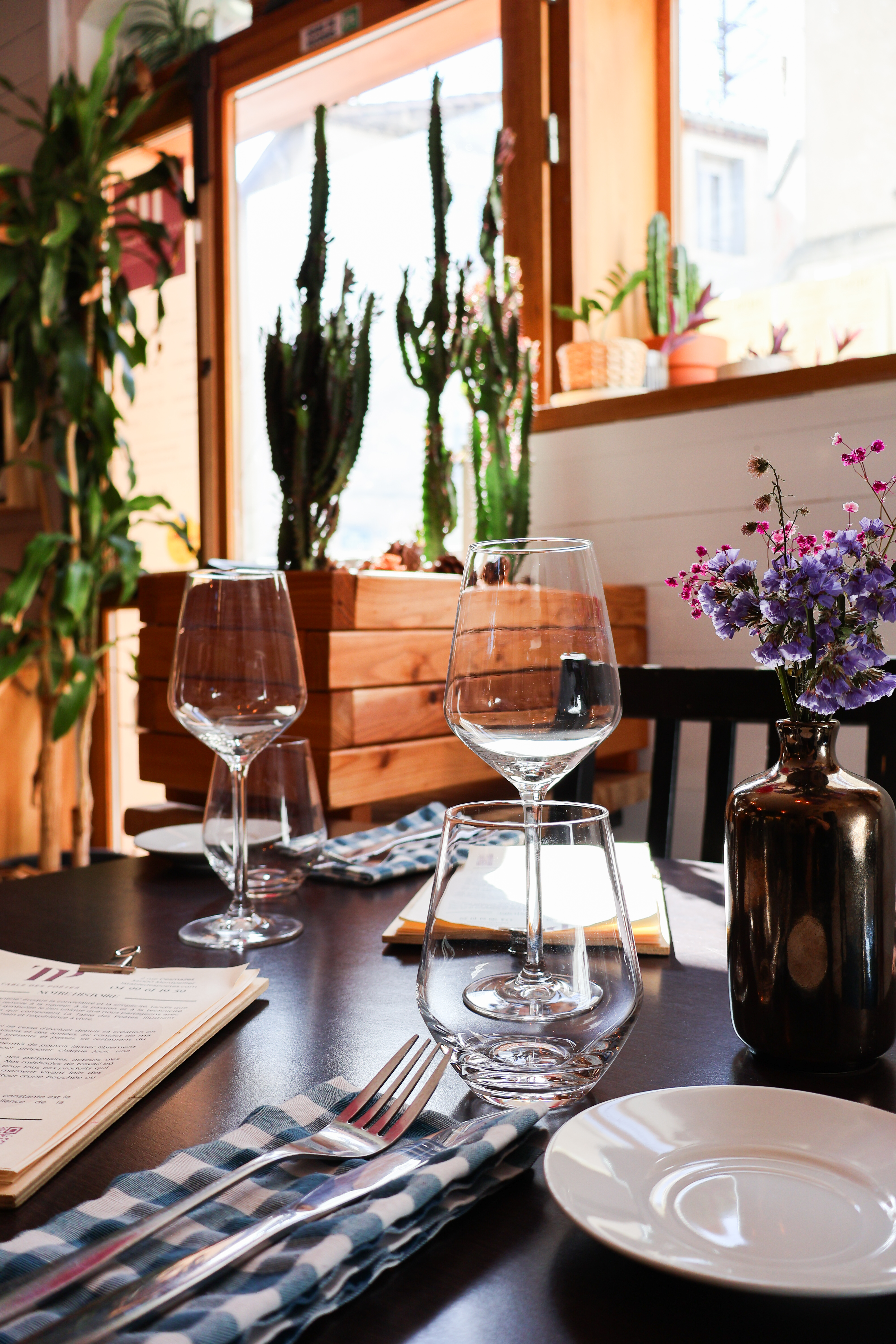 La Table Des Poètes