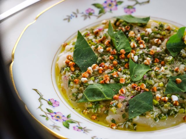 CHARNU Daurade mariné, sauce vierge, sarrasins