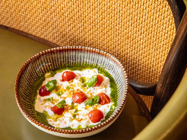 STRACCIATELLA ET TOMATES DATTERINO