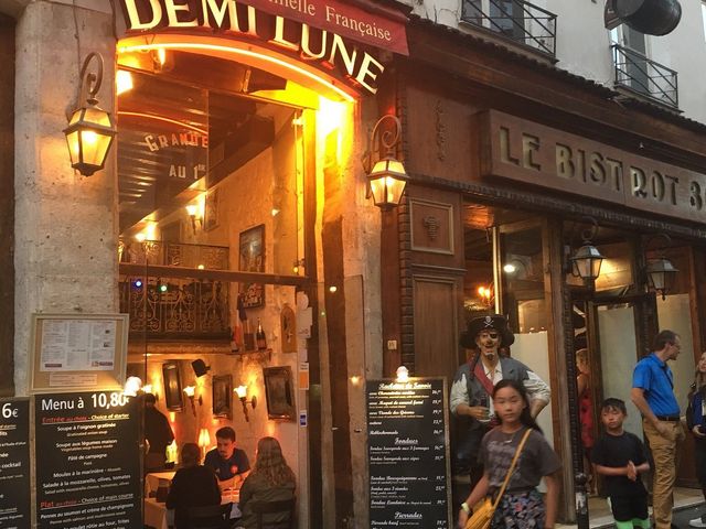Demi-Lune