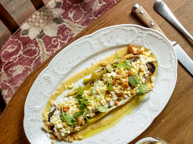 Poireau rôti à la braise
